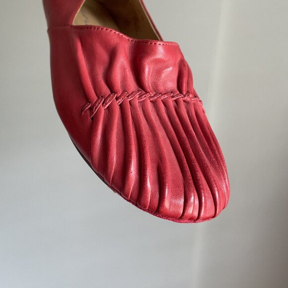 Chocolate Blu Cam II Pleated Flat Size 6.5 RED Leather Slip On Ballet Cam2 Flats - Picture 12 of 14